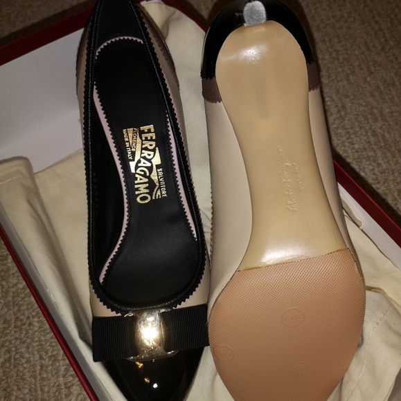 Authentic Salvatore Ferragamo - Picture 2 of 10